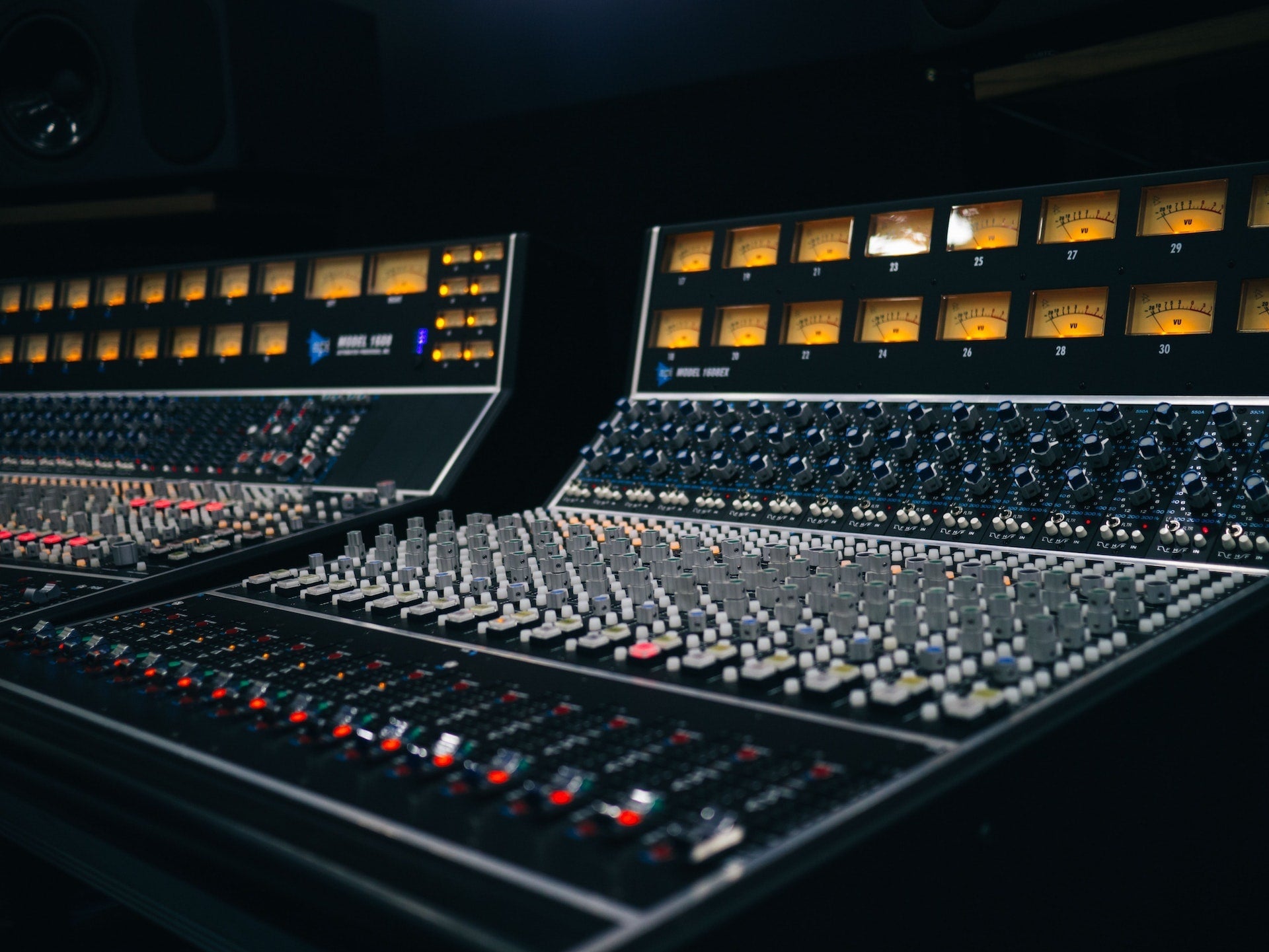 What is the difference between analog and digital mastering?