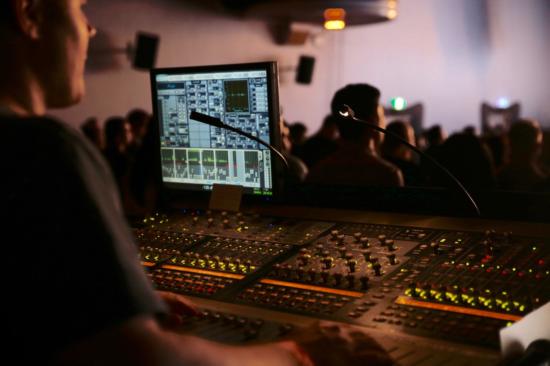 Maximize Your Earnings as a Sound Engineer