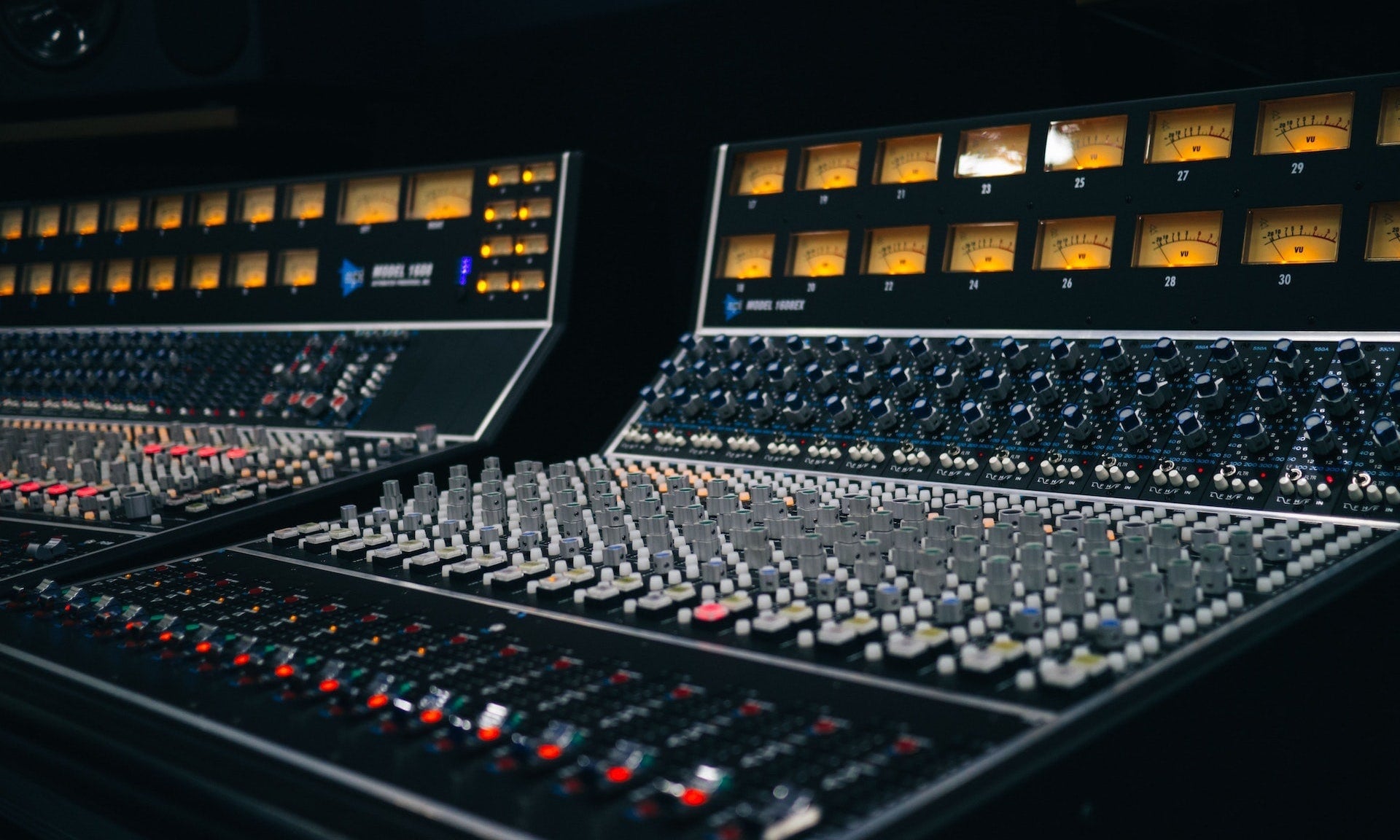 What is the difference between analog and digital mastering?